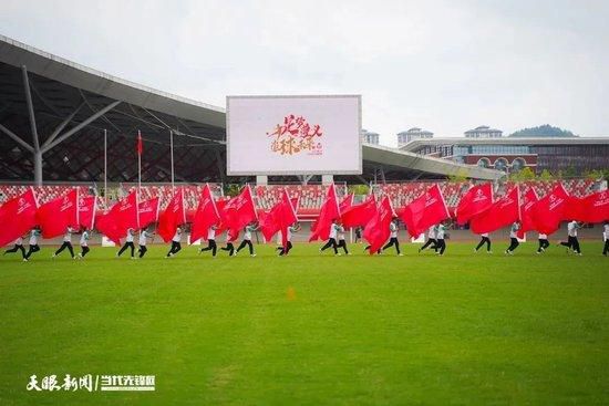 第21分钟，切尔西右侧角球，加拉格尔开到小禁区后点，杰克逊头球摆渡到门前，科尔维尔头球破门！